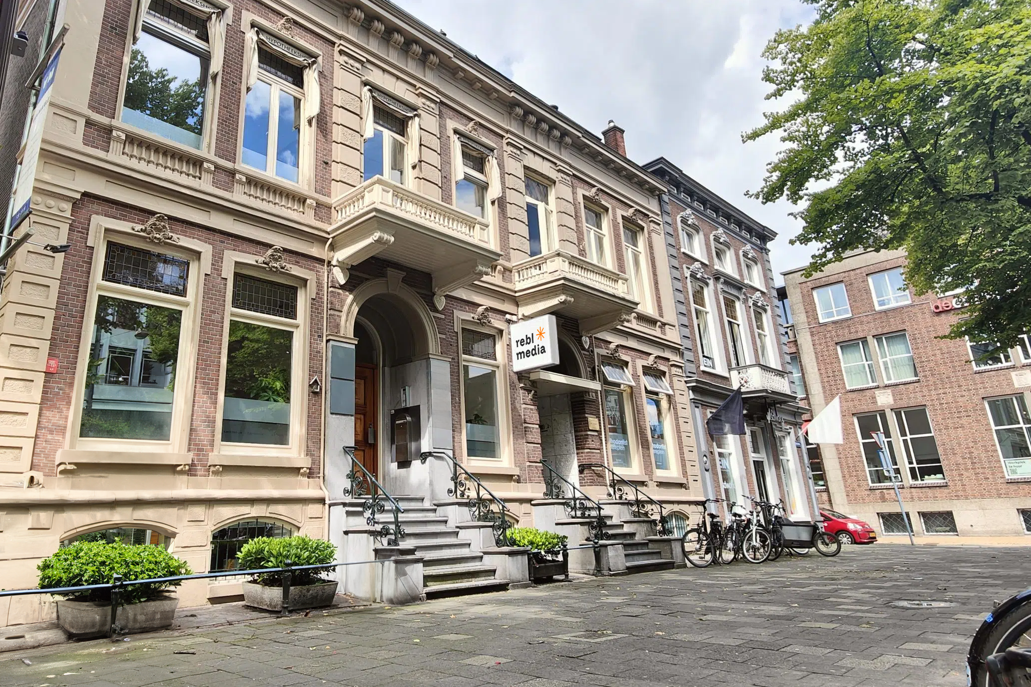 https://reblmedia.nl/storage/pwx_media/39/Over-Rebl-Media-Foto.png